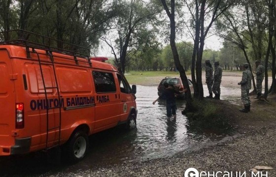 Машинаа голоос татаж гаргахаар ус руу орсон иргэнийг 15 дахь өдрөө эрэн хайж байна