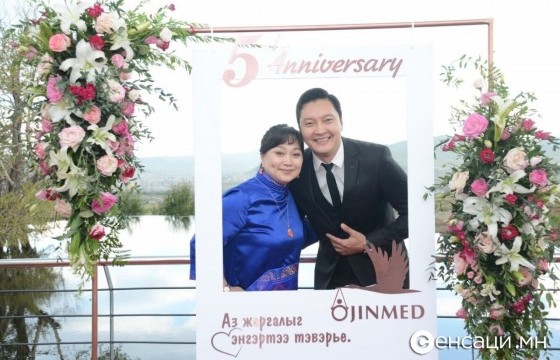 “Аз жаргалыг энгэртээ тэвэрье” сан уран бүтээлчидтэй хамтран “ЗАЛУУ ГЭР БҮЛИЙГ ДЭМЖИХ” ээлжит төслөө эхлүүллээ
