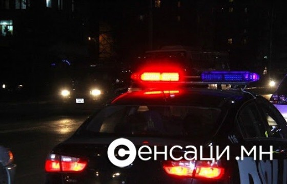 Хувийн өс хонзонгийн сэдлээр гаднаас нь цоожилж, гэрийг нь шатаахыг завджээ