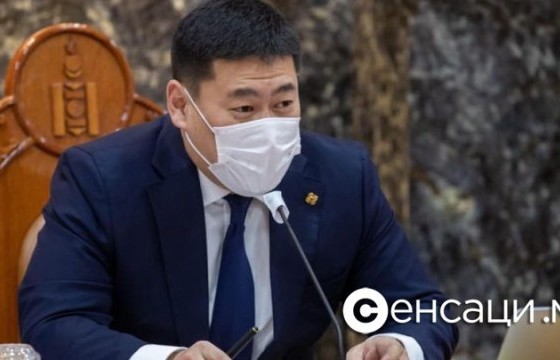 Л.Оюун-Эрдэнэ сайд аа, ачааны үнэ ахиад  тэнгэрт гарлаа, асуудал зохицуулахаар очсон дарга нар чинь хайчсан бэ?