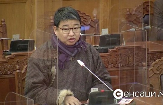 Ж.Батсуурь: УИХ-ын дарга Г.Занданшатар байнга согтуу байдаг