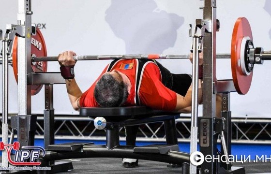 САЙХАН МЭДЭЭ: 70 настай Ш.Пэрэнлэй, 62-той Ш.Бат-Эрдэнэ нар пауэрлифтингийн дэлхийн аварга боллоо