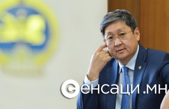 Ч.Хүрэлбаатар: ХААН банкны зарагдсан хувьцааг хэн авсан бэ? Цэвэр мөнгөөр авсан уу?