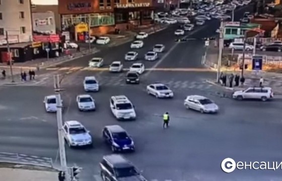 Утсаа оролдож яваад цагдааг мөргөсөн гэж мэдүүлжээ