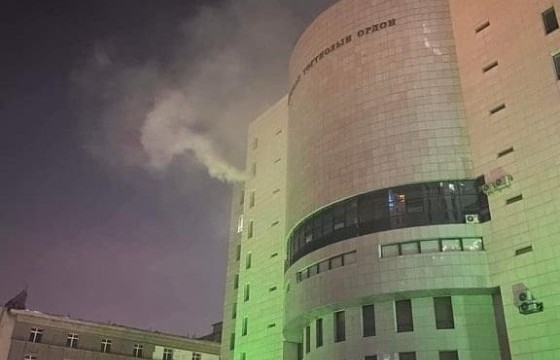 МАН-ын байрны ЗООРЬ шатаж 10 давхраас утаа гарсан гэв