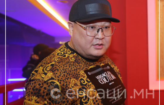 Дуучин Т.Дэлгэрмөрөн гэргий Х.Ананда нар хамтдаа клубын нээлтэнд иржээ