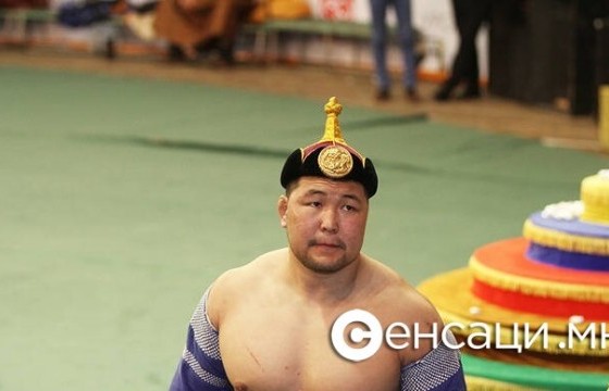 Улсын арслан Р.Пүрэвдагва өнөөдрийн барилдааныг өөрийн хүсэлтээр өнжлөө