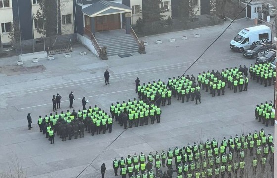 Цагдаа нар бэлэн байдалд шилжжээ